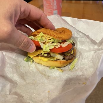 Toma Mojo Grill - Toma Cheeseburger - double , Bubbly Water Grapefruit - Mediterranean Near Me - Minnetonka, Minnesota Toma Mojo Grill - Toma Cheeseburger - double , Bubbly Water Grapefruit - Mediterranean Near Me - Minnetonka, Minnesota