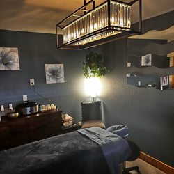 Hands Down Best In Town Therapeutic Massage - Comfortable room with fans to keep the temperature exactly as you like it.