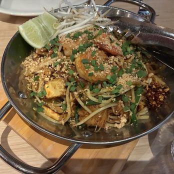 Very Thai - Master Chef Pad Thai (Pad Thai stir-fried with shrimp, pork, tofu in house sauce - $25) - Thai Near Me - Los Angeles, California Very Thai - Master Chef Pad Thai (Pad Thai stir-fried with shrimp, pork, tofu in house sauce - $25) - Thai Near Me - Los Angeles, California
