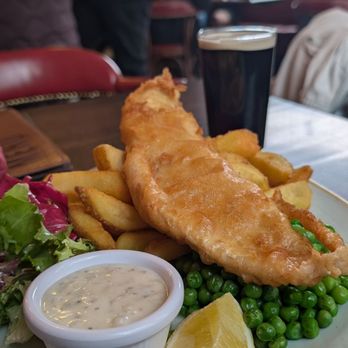 Ryrie's Bar - fish n chips, half pint guinness - Pubs Near Me - Edinburgh, EDH Ryrie's Bar - fish n chips, half pint guinness - Pubs Near Me - Edinburgh, EDH