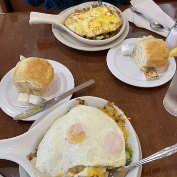 Molly Brown's Cafe - Garden Skillet, Fried Chicken Skillet - Breakfast & Brunch Near Me - Cuyahoga Falls, Ohio