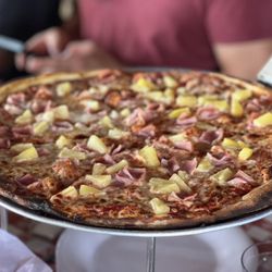 Bobby V's Italian Restaurant & Pizzeria - Hawaiian style pizza