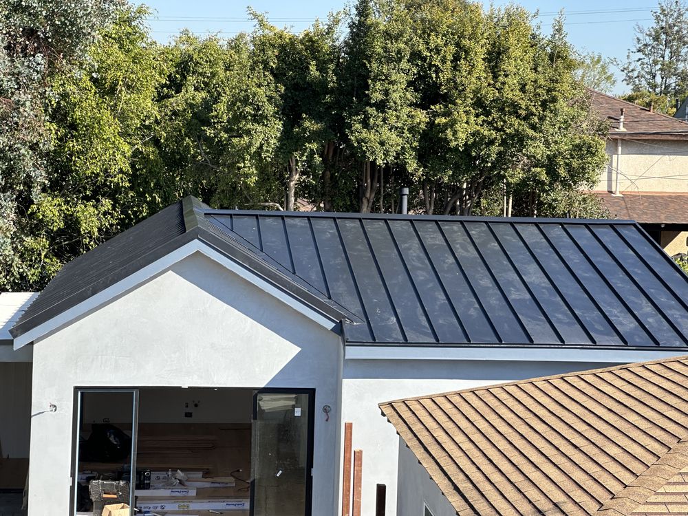 Slide of 3G Tres Generaciones Roofing