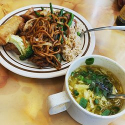 Eastern Buffet - Lo mein, pork egg roll, fried rice, green beans, chicken & broccoli, chicken wing, black pepper chicken, egg drop soup