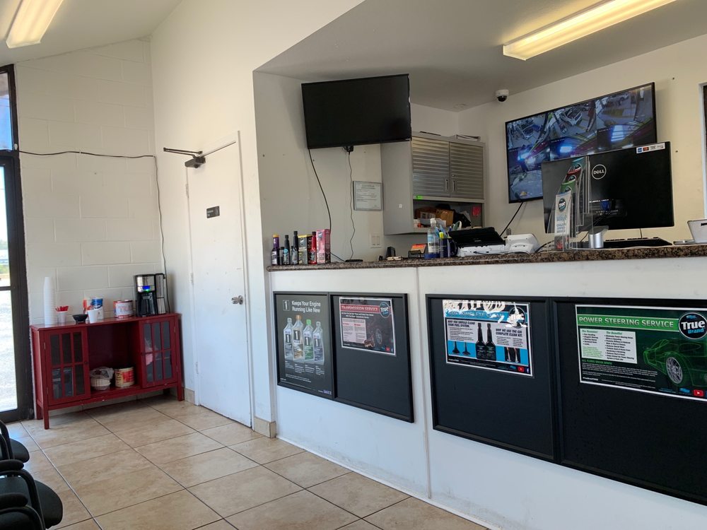 OIL CHANGE EXPRESS Updated August 2024 8379 Culebra Rd, San Antonio