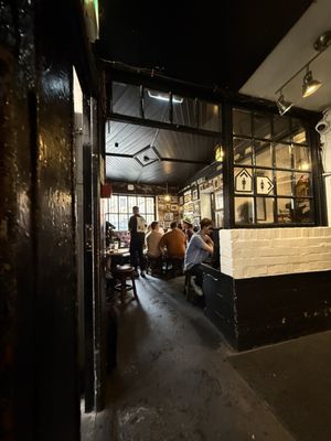 Kelly's Cellars by null