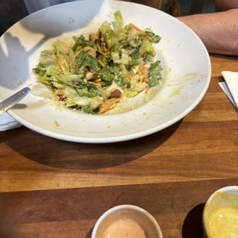 Cheddar's Scratch Kitchen - Chicken  Grilled Chicken Pecan Salad - American Near Me - Bristol, Virginia