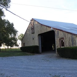 Green Acres Farm Bed & Breakfast - Find more animal in the barn