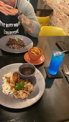 Pineapple Ink Tavern by null