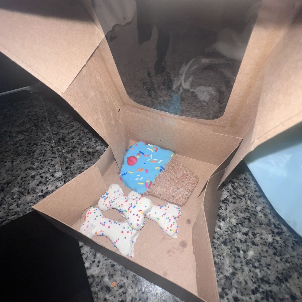 Pet Supplies Plus Champion Forest - Doggie treats and cupcake cookie design. - Pet Stores Near Me - Spring, Texas Pet Supplies Plus Champion Forest - Doggie treats and cupcake cookie design. - Pet Stores Near Me - Spring, Texas
