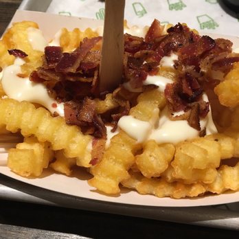 Shake Shack I-Drive - Bacon cheddar fries - Ice Cream & Frozen Yogurt Near Me - Orlando, Florida Shake Shack I-Drive - Bacon cheddar fries - Ice Cream & Frozen Yogurt Near Me - Orlando, Florida
