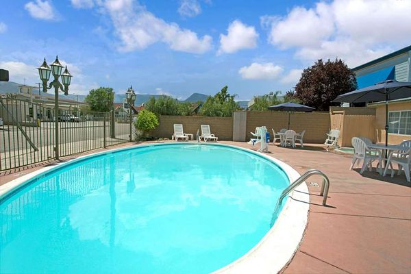 Travelodge by Wyndham Bishop by null