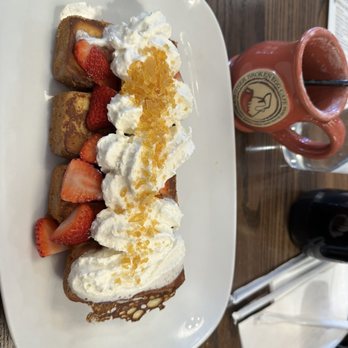 Another Broken Egg Cafe - Strawberry Pound Cake French Toast - American Near Me - Williamsburg, Virginia Another Broken Egg Cafe - Strawberry Pound Cake French Toast - American Near Me - Williamsburg, Virginia