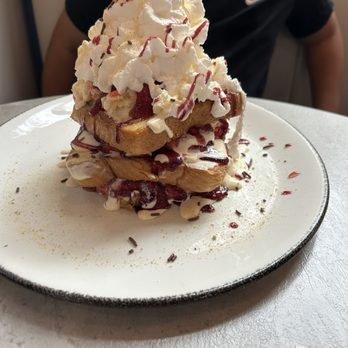 Elm Street Diner - Strawberry cheesecake French toast - Diners Near Me - Norwalk, Connecticut Elm Street Diner - Strawberry cheesecake French toast - Diners Near Me - Norwalk, Connecticut