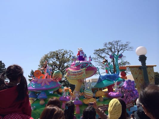 Tokyo Disneyland by null