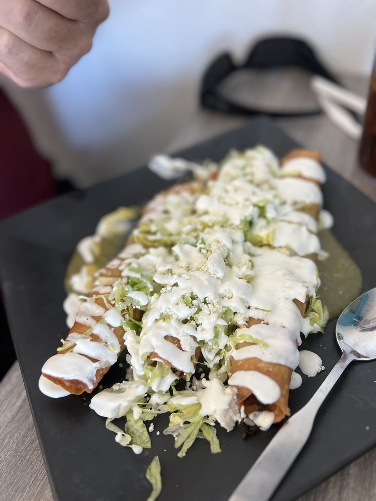 La Casa De Las Flores