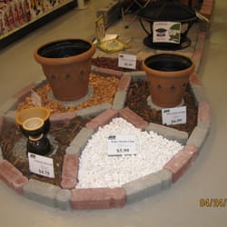 Setys Ace Hardware - Lawn and Garden Display