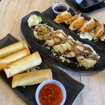 Azusa Ramen&SuShi - Spring rolls, crunchy sushi roll and gyoza - Ramen Near Me - Tempe, Arizona
