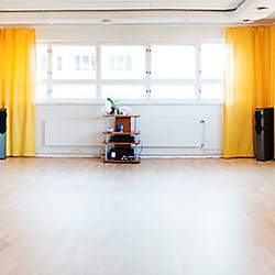 Natha - Yksi Nathan neljästä joogasalista. Yhteensä tilaa on yli 500 m2.