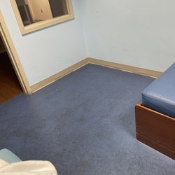 Holy Cross Hospital - Dirty floors is a bad sign