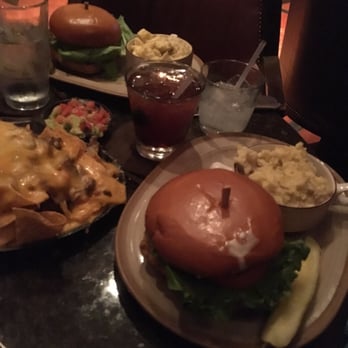 Whiskey & Rye - Chicken sandwich and cocktails - Lounges Near Me - Fort Worth, Texas
