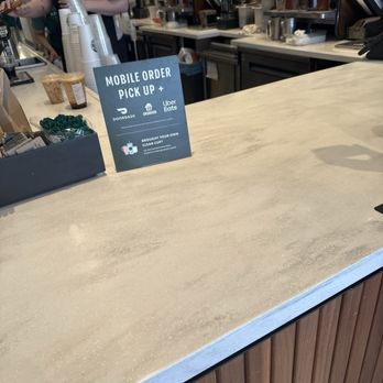Starbucks - Coffee & Tea Near Me - Burbank, California