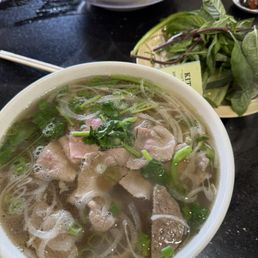 Pho dac biet (everything pho)