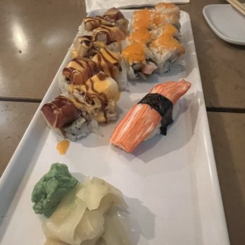 Robata Maplewood - 8 Samurai Roll, California Roll - Sushi Bars Near Me - Maplewood, Missouri Robata Maplewood - 8 Samurai Roll, California Roll - Sushi Bars Near Me - Maplewood, Missouri