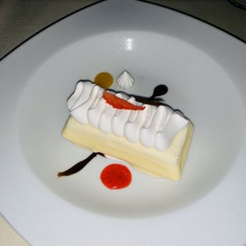 GR Solaris Caribe - A cheesecake covered in white chocolate - Hotels Near Me - Cancún, ROO