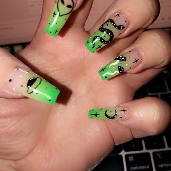 Oscar Nails & Spa - Nail Salons Near Me - Tempe, Arizona