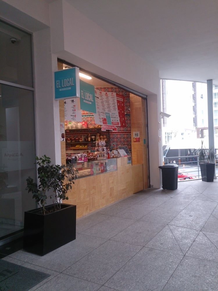 EL LOCAL Nueva Escocia 1480, Guadalajara, Jalisco, Mexico Juice