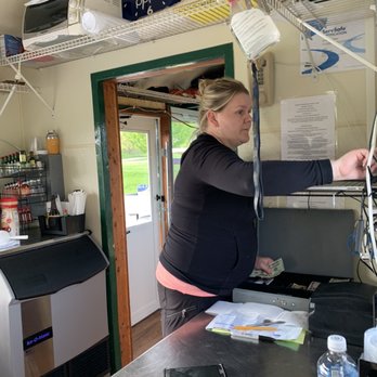 Lost Marsh Golf Course - Halfway house lady with no mask or gloves - Golf Near Me - Hammond, Indiana