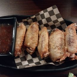 Chicken wing appetizer ($7?) Chicken wing appetizer ($7?)
