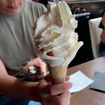 El Corte Inglés - Gelato in a Cone - Department Stores Near Me - Madrid, M