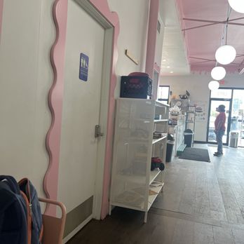 Amy's Ice Creams - Gender neutral, single use bathroom - Ice Cream & Frozen Yogurt Near Me - Austin, Texas Amy's Ice Creams - Gender neutral, single use bathroom - Ice Cream & Frozen Yogurt Near Me - Austin, Texas
