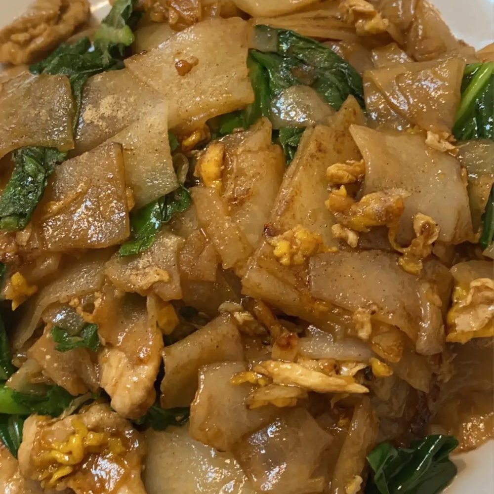 Thai Cafe - Pad see ew - Thai Near Me - Lynn, Massachusetts