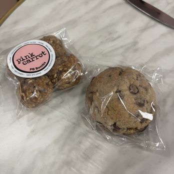 Pink Carrot - Pb bombs and chocolate chip cookie - Juice Bars & Smoothies Near Me - Chestnut Hill, Massachusetts Pink Carrot - Pb bombs and chocolate chip cookie - Juice Bars & Smoothies Near Me - Chestnut Hill, Massachusetts