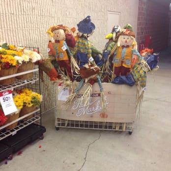 Michaels - Fall market display - Arts & Crafts Near Me - Virginia Beach, Virginia