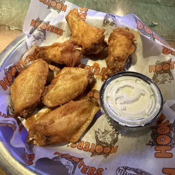 Hooters - Cost me $11.00 for a child's portion - Sports Bars Near Me - Gretna, Louisiana Hooters - Cost me $11.00 for a child's portion - Sports Bars Near Me - Gretna, Louisiana