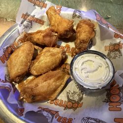 Hooters - Cost me $11.00 for a child's portion