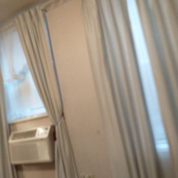 Hotel Gunter - Window unit kept room comfy! - Hotels Near Me - Frostburg, Maryland Hotel Gunter - Window unit kept room comfy! - Hotels Near Me - Frostburg, Maryland