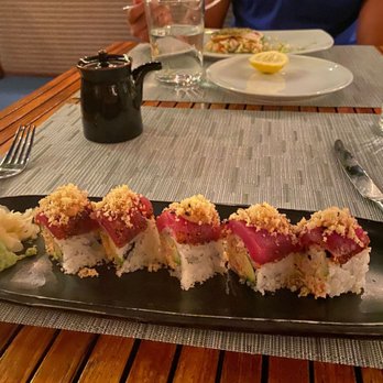 Catch NYC - Tuna sushi roll - Asian Fusion Near Me - New York, New York Catch NYC - Tuna sushi roll - Asian Fusion Near Me - New York, New York