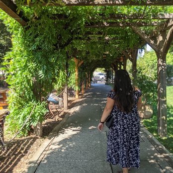 V Sattui Winery - Wineries Near Me - Saint Helena, California V Sattui Winery - Wineries Near Me - Saint Helena, California