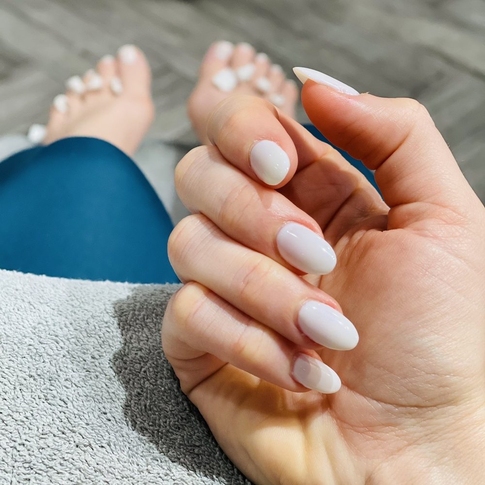 La Flora Nails - Got a full pedicure with a orange scrub/hot stone massage and got a DIP manicure with acrylic tip! LOVE IT! - Nail Salons Near Me - Studio City, California La Flora Nails - Got a full pedicure with a orange scrub/hot stone massage and got a DIP manicure with acrylic tip! LOVE IT! - Nail Salons Near Me - Studio City, California
