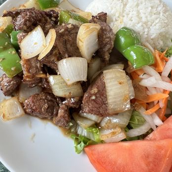 Lucky V Vietnamese Cuisine - Shaken Beef with Steamed Rice 10/10 - Vietnamese Near Me - Martinez, California Lucky V Vietnamese Cuisine - Shaken Beef with Steamed Rice 10/10 - Vietnamese Near Me - Martinez, California