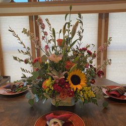 Silver Creek Flowers - Flower arrangement