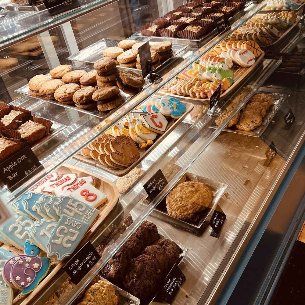 Luna Bakery Cafe - Bakery case - Cafes Near Me - Cleveland, Ohio Luna Bakery Cafe - Bakery case - Cafes Near Me - Cleveland, Ohio