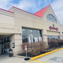 Giant Eagle - Entrance