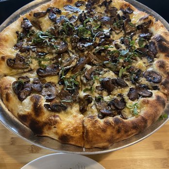 Lyle's Pizzeria - Funghi - Pizza Near Me - Omaha, Nebraska Lyle's Pizzeria - Funghi - Pizza Near Me - Omaha, Nebraska