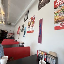 Groucho's Deli - Inside